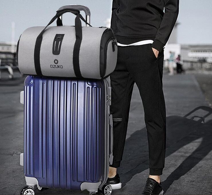 Large-capacity travel bag